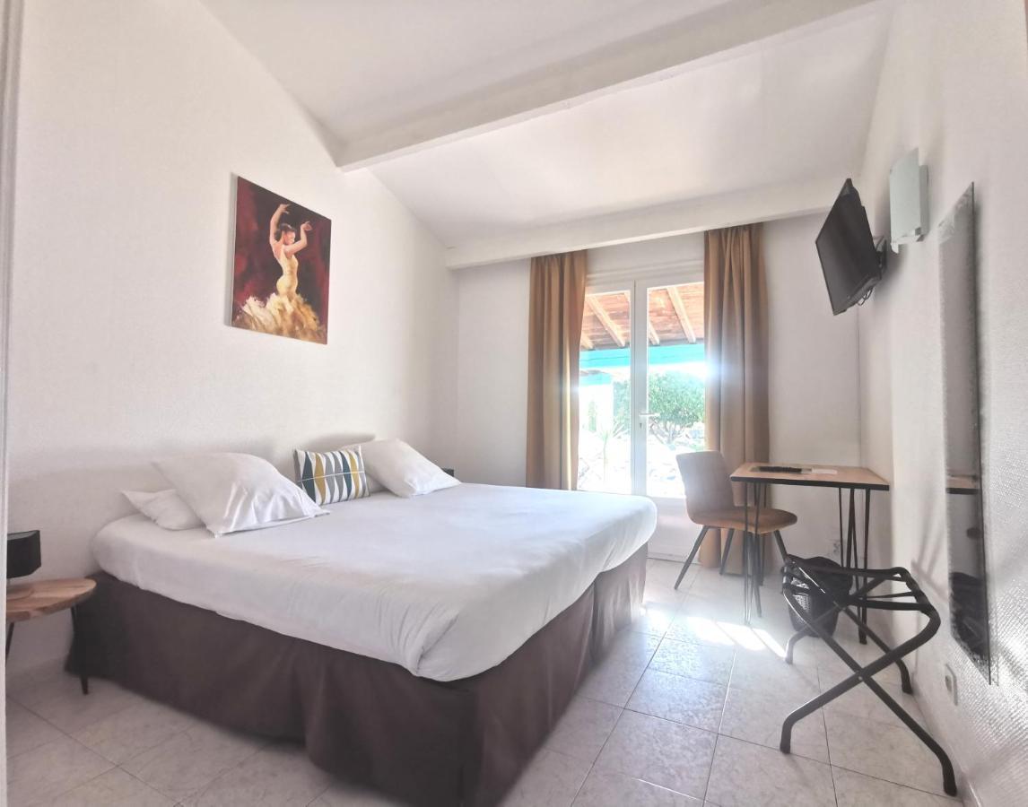 L'Auberge Camarguaise Сент-Марі-де-ла-Мер Екстер'єр фото