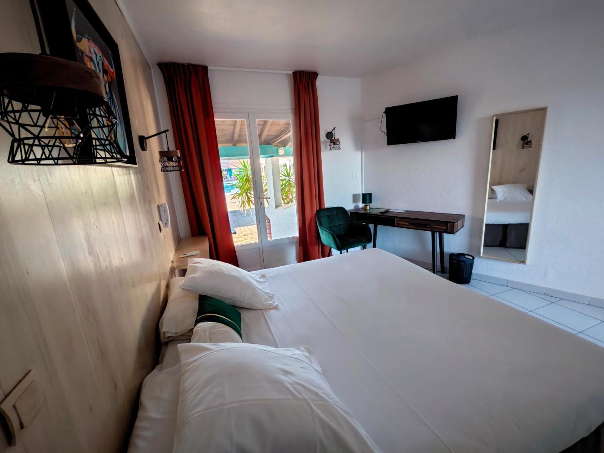 L'Auberge Camarguaise Сент-Марі-де-ла-Мер Екстер'єр фото